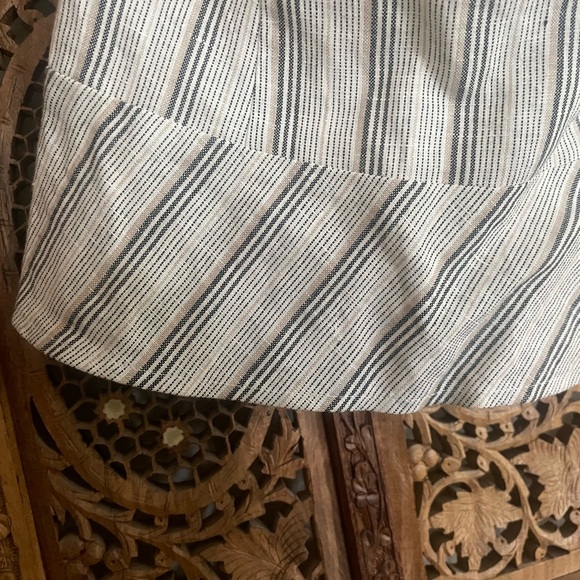 Ann Taylor LOFT Halter top - Picture 3 of 7